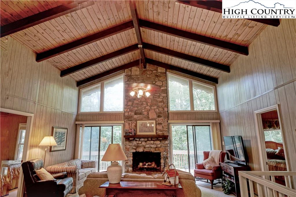 Image number 18 for the current listing