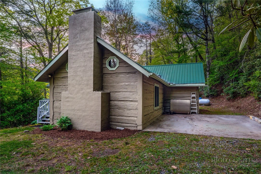 Image number 2 for the current listing