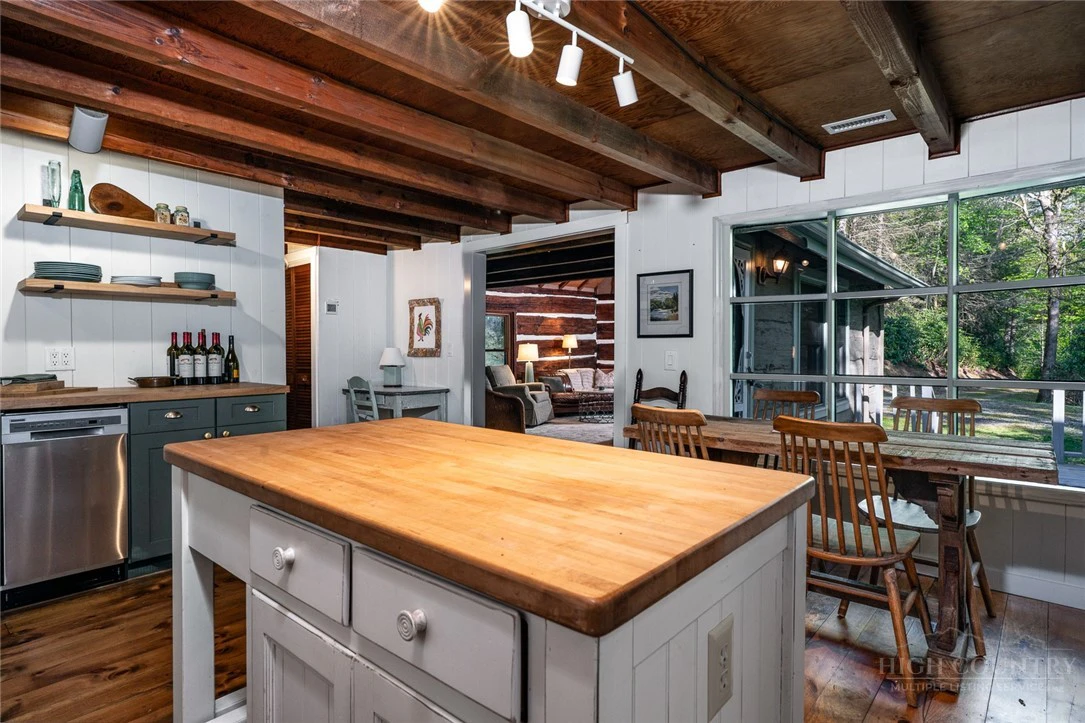 Image number 15 for the current listing