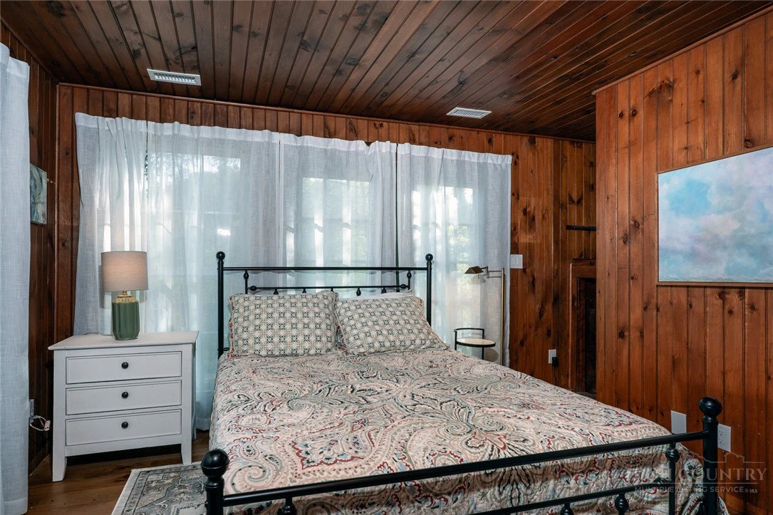 Image number 18 for the current listing