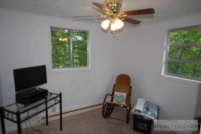 Image number 3 for the current listing