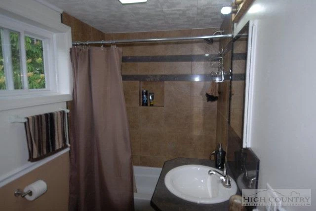 Image number 14 for the current listing