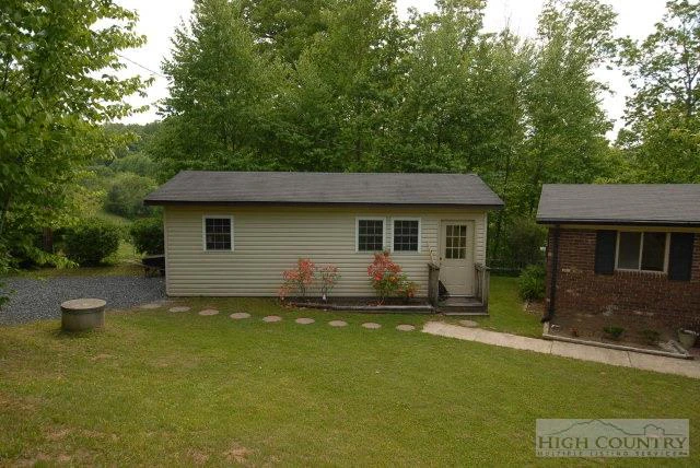 Image number 11 for the current listing