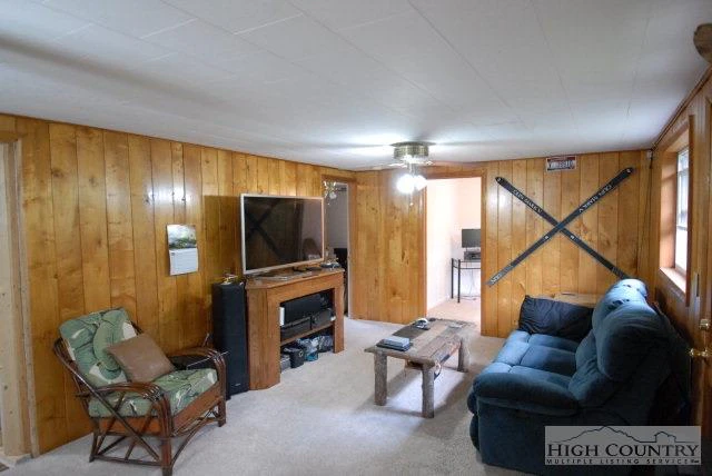 Image number 10 for the current listing