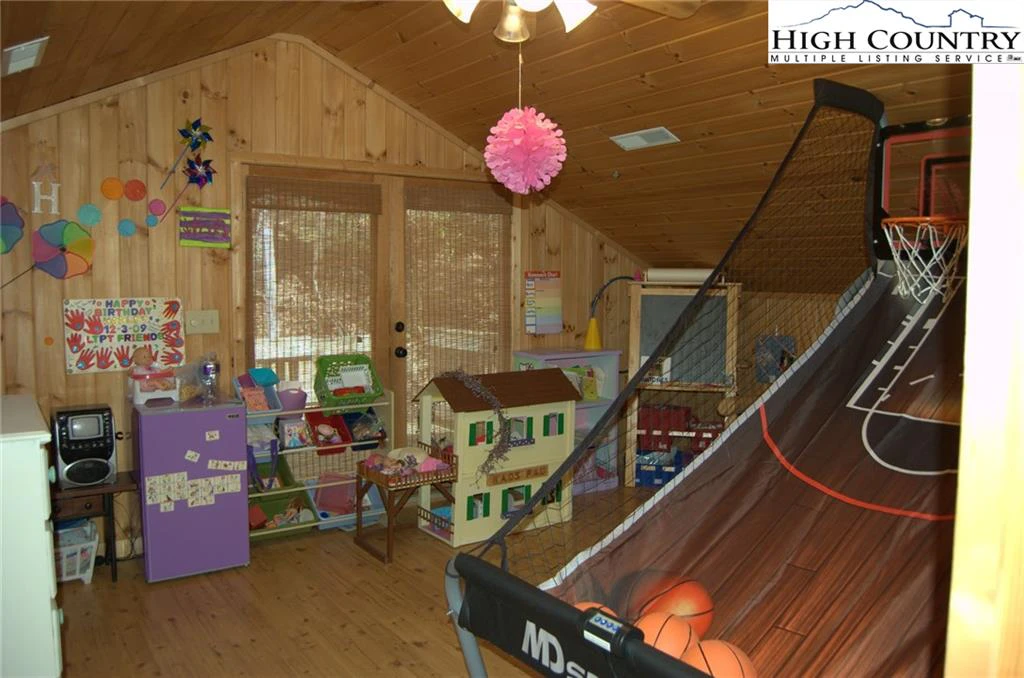 Image number 6 for the current listing