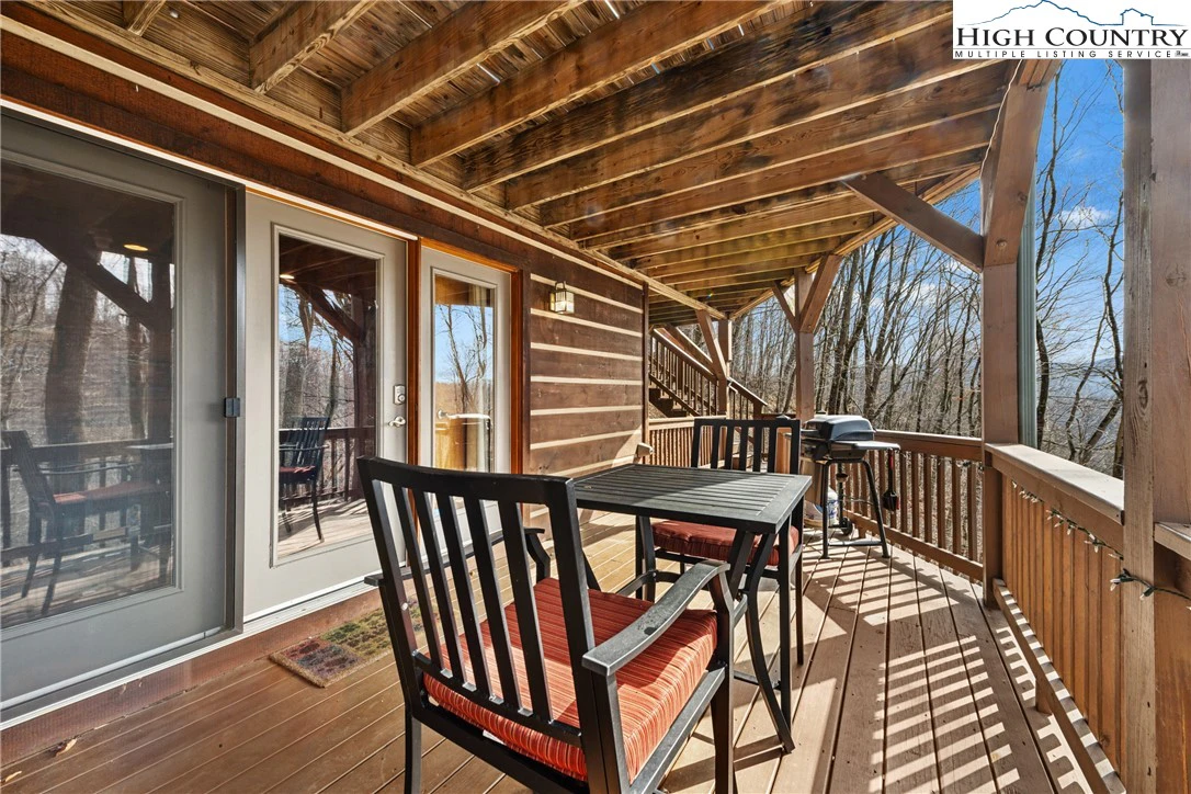 Image number 14 for the current listing