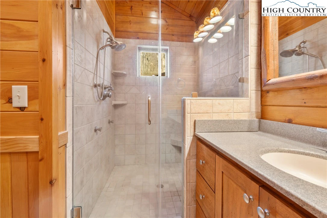 Image number 4 for the current listing