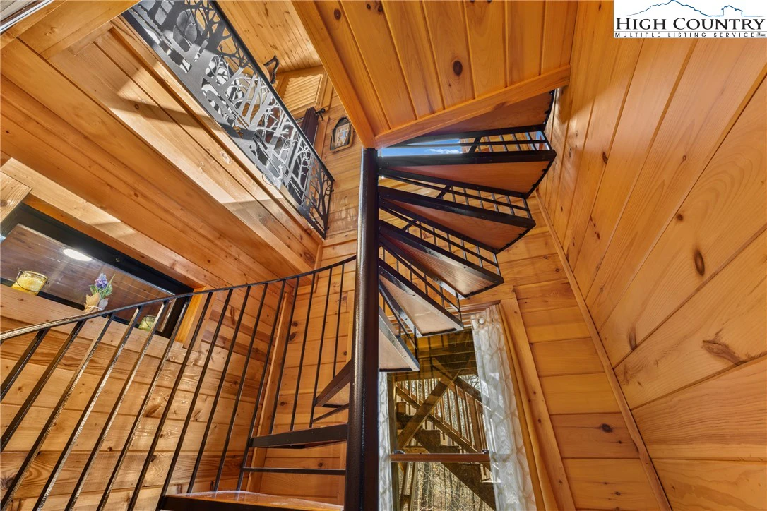 Image number 5 for the current listing