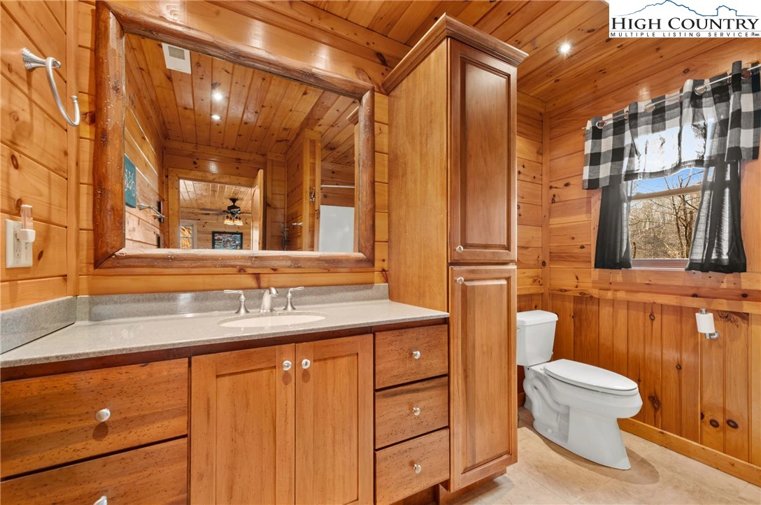 Image number 2 for the current listing