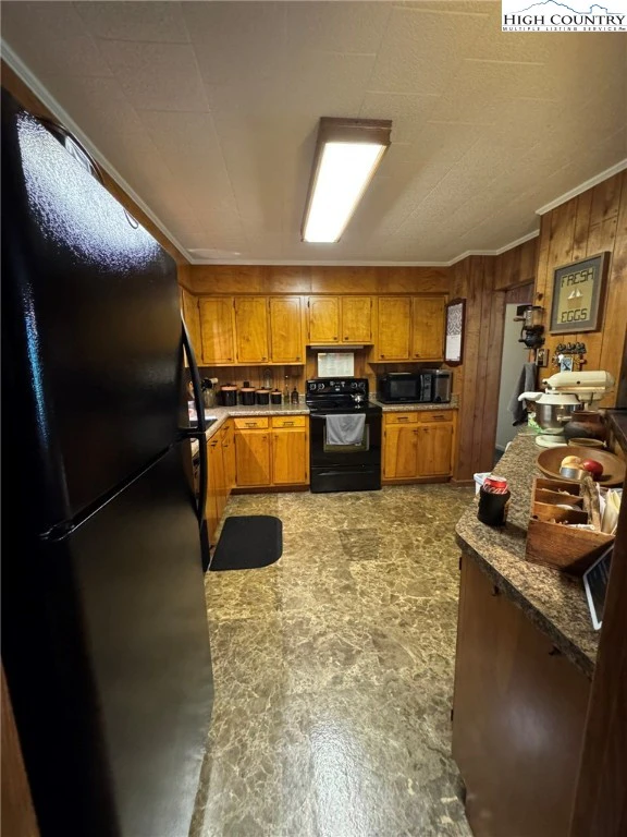 Image number 1 for the current listing