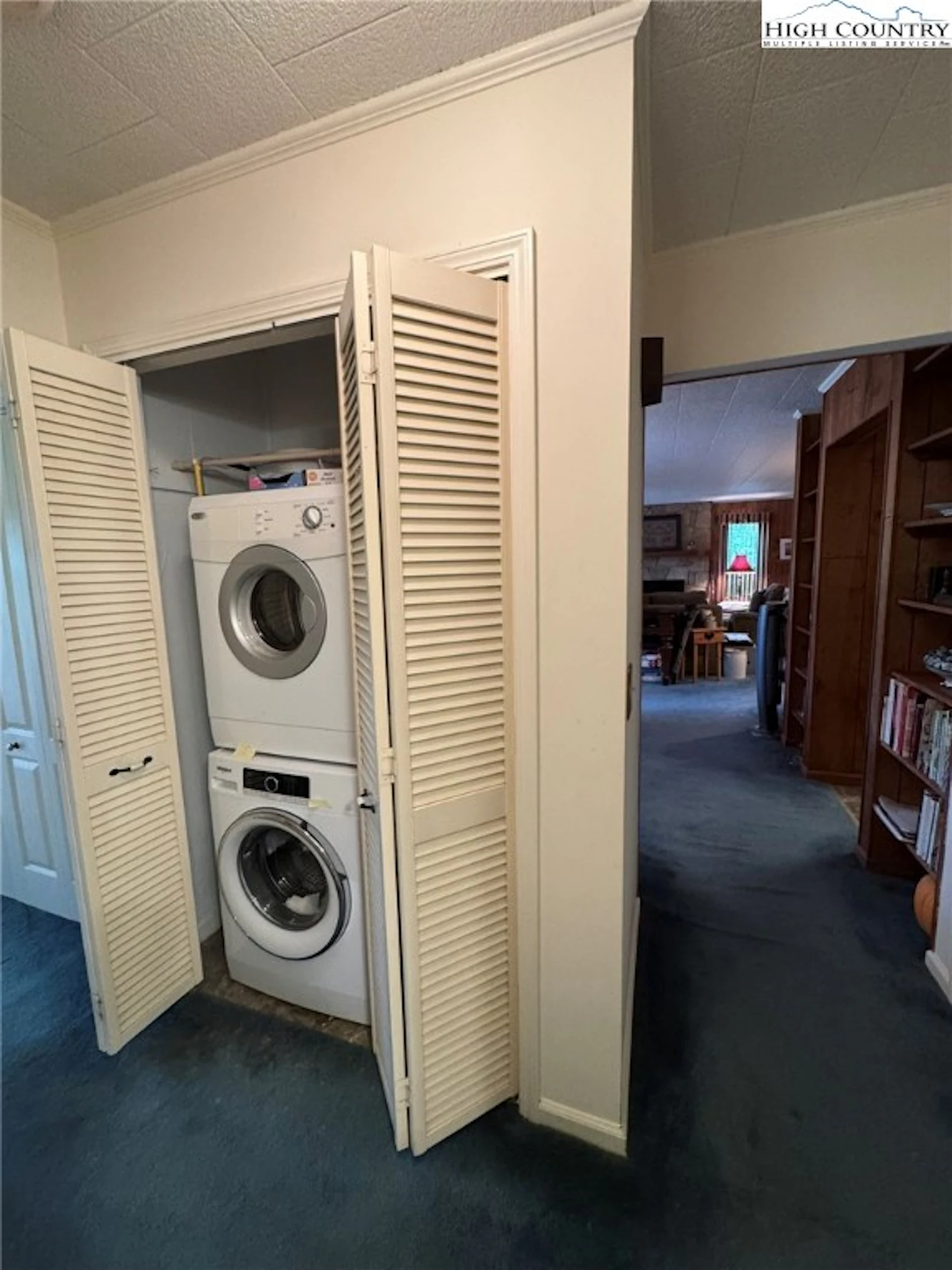 Image number 10 for the current listing