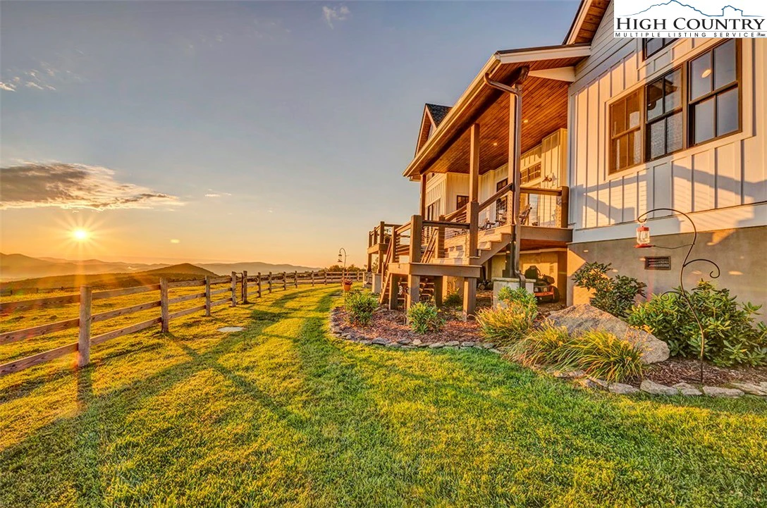 Image number 12 for the current listing
