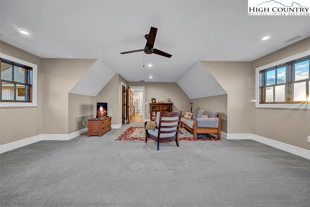 Image number 6 for the current listing