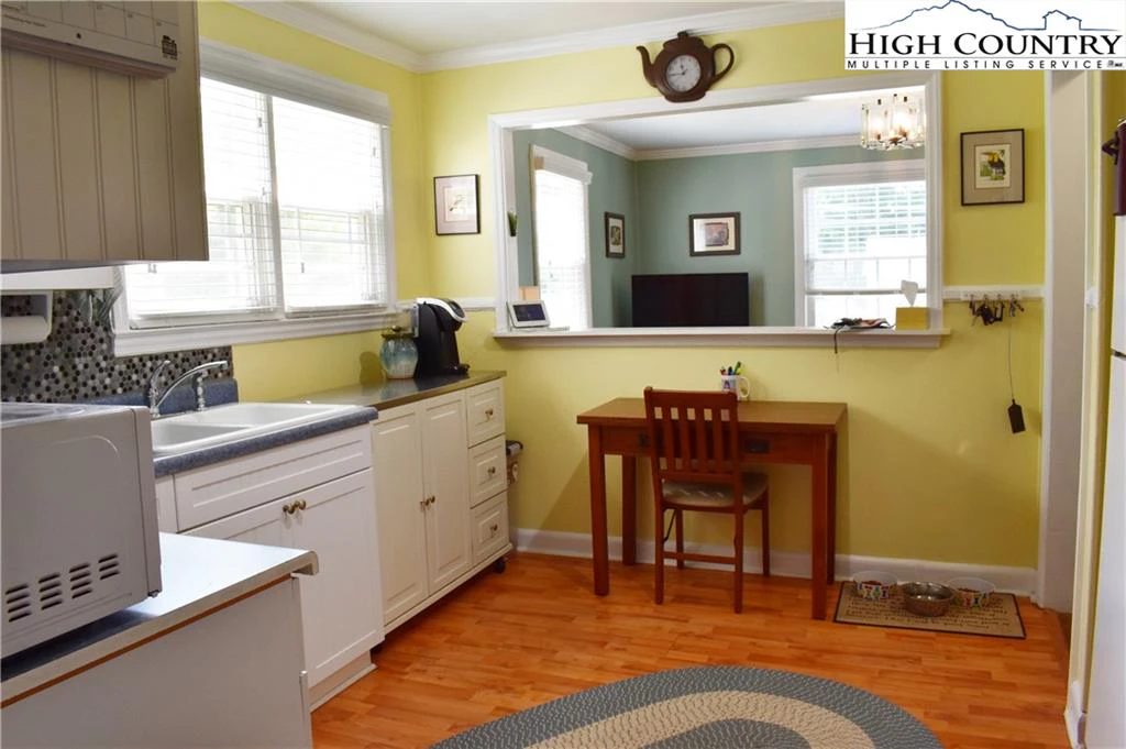 Image number 12 for the current listing