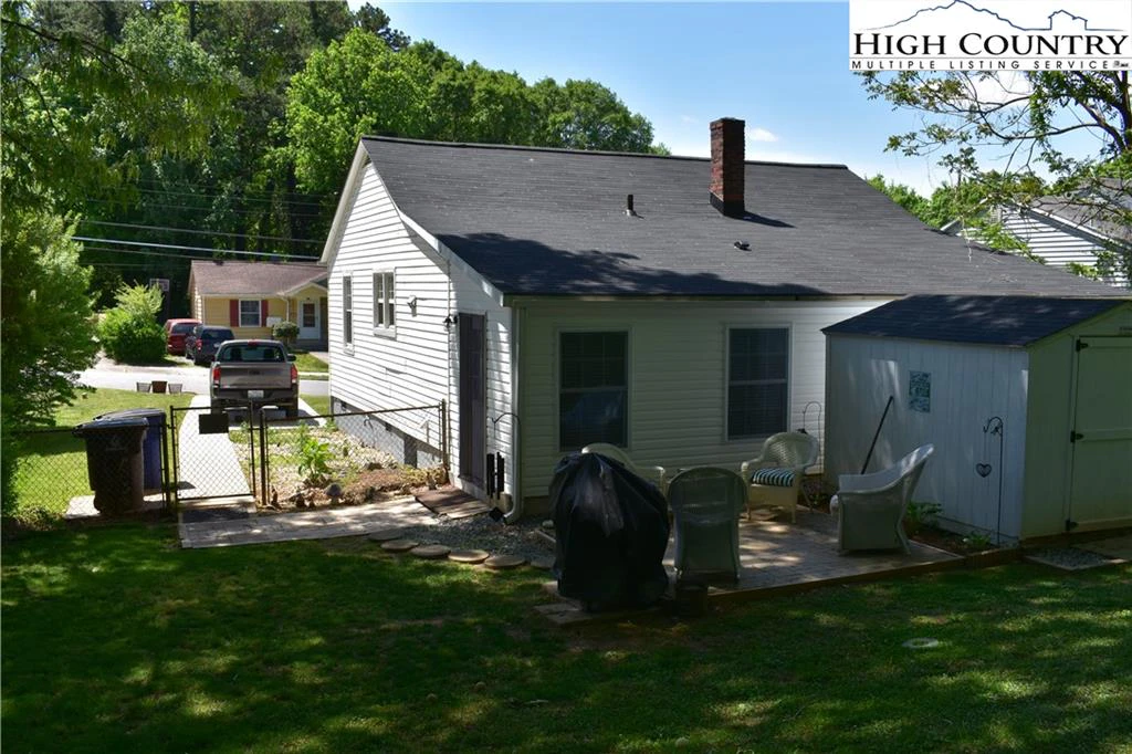 Image number 19 for the current listing
