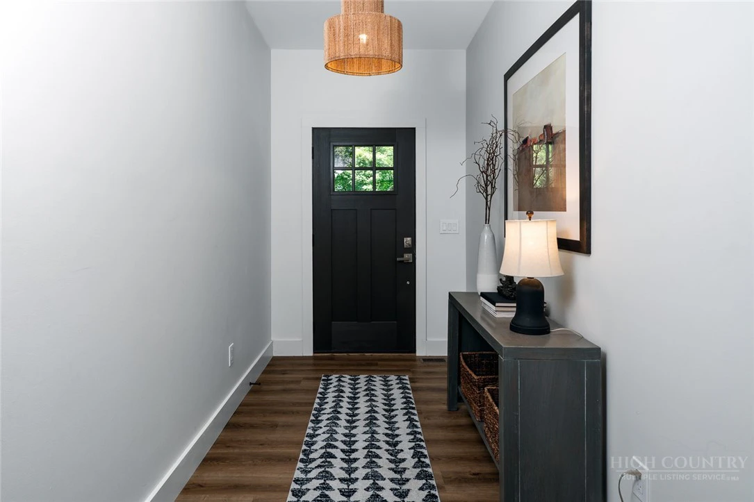 Image number 3 for the current listing