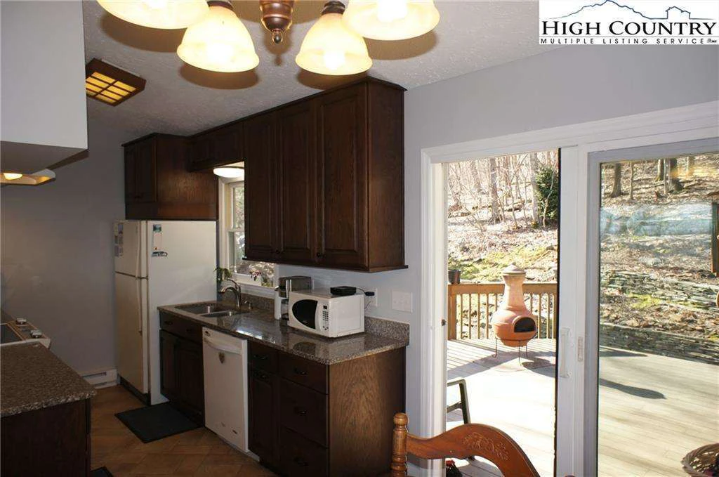 Image number 7 for the current listing