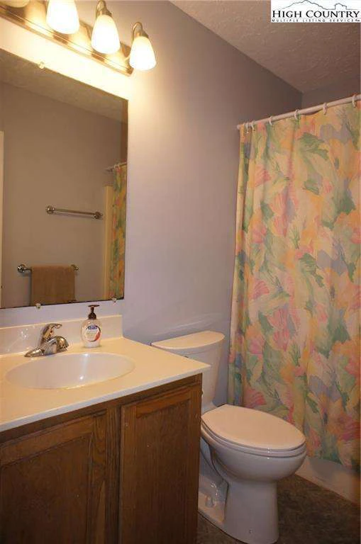 Image number 15 for the current listing