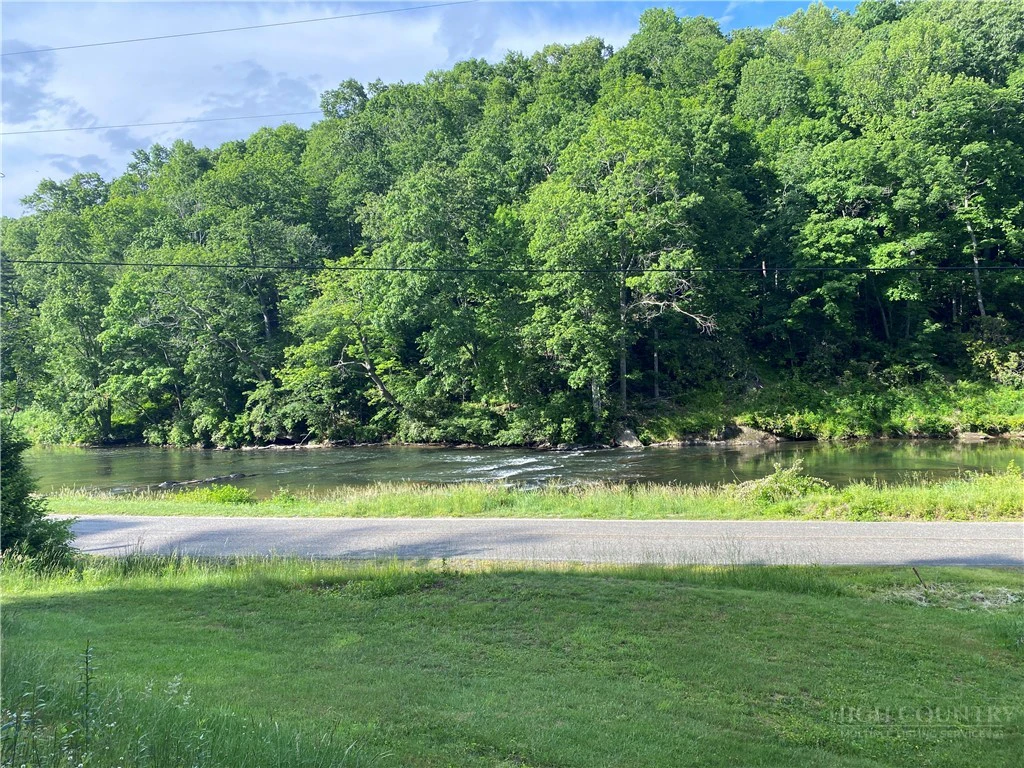 Image number 4 for the current listing