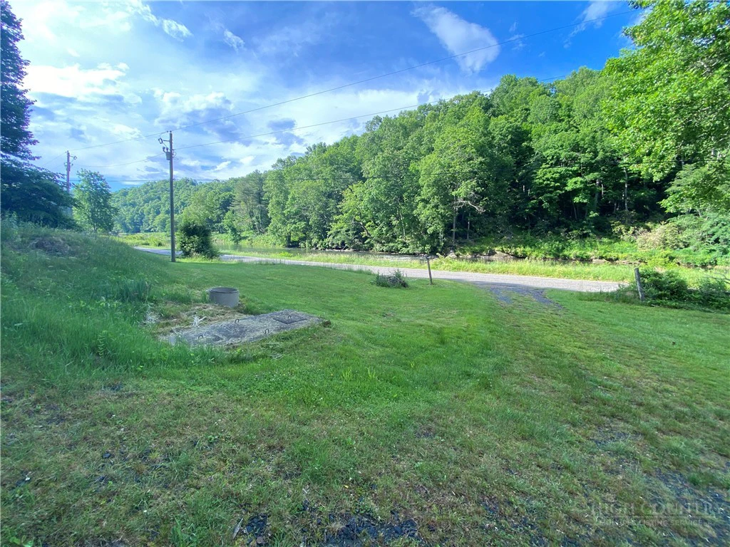 Image number 7 for the current listing