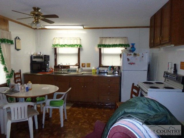 Image number 7 for the current listing