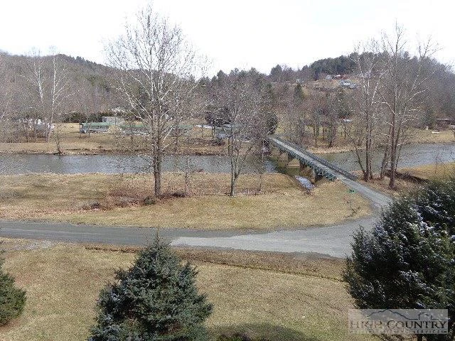 Image number 15 for the current listing