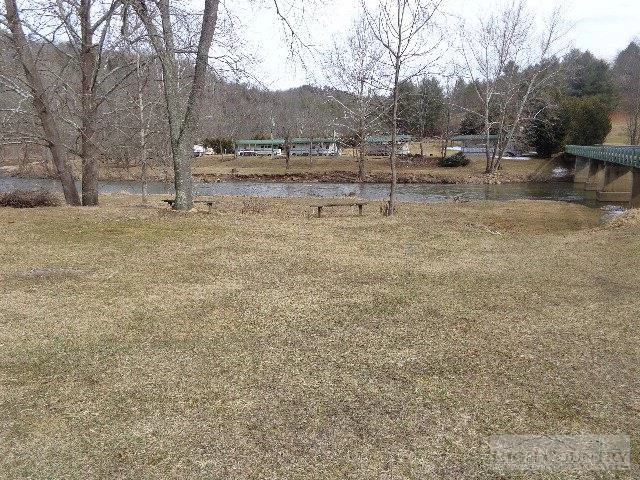 Image number 13 for the current listing