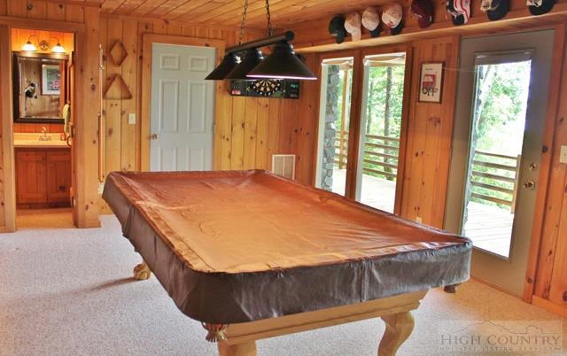 Image number 13 for the current listing