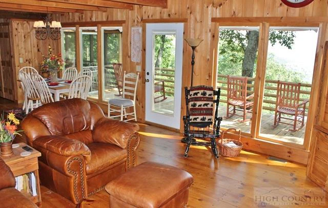 Image number 5 for the current listing