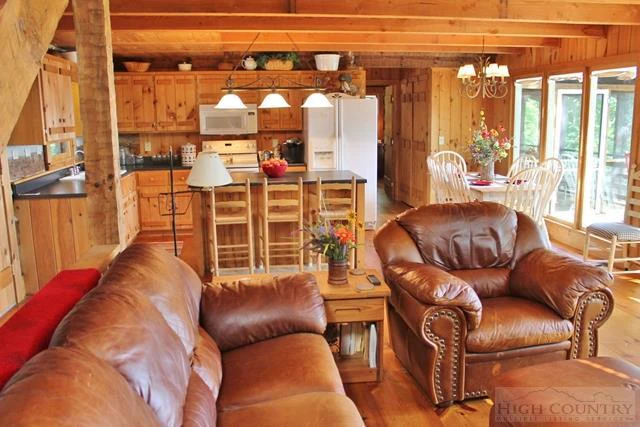 Image number 4 for the current listing