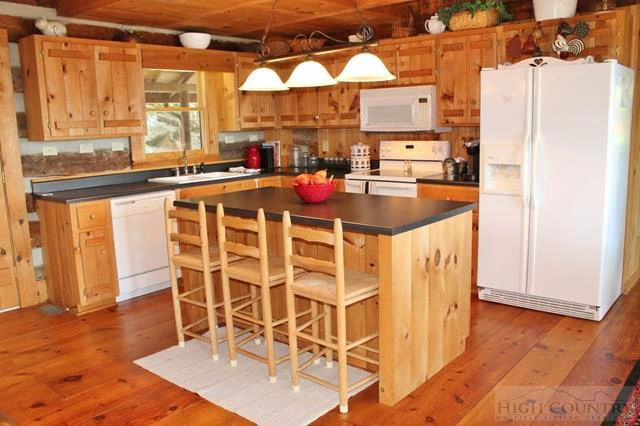 Image number 3 for the current listing