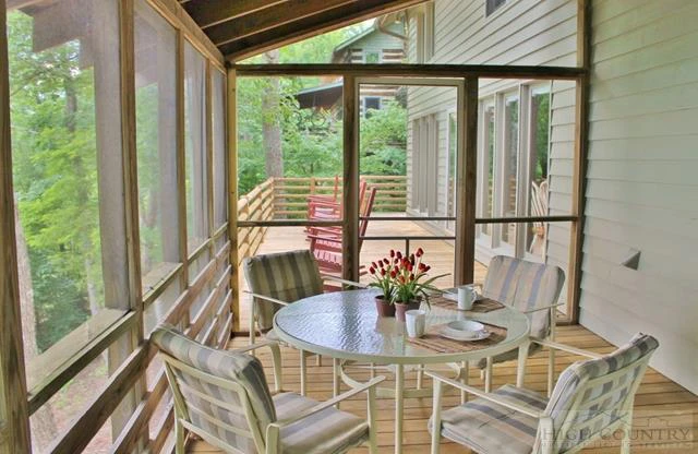 Image number 20 for the current listing