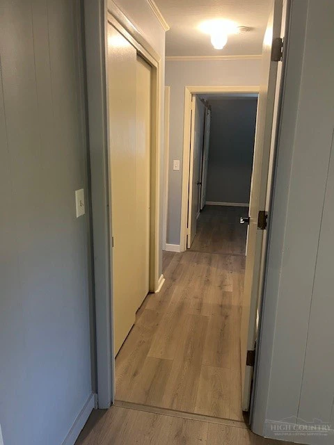 Image number 9 for the current listing
