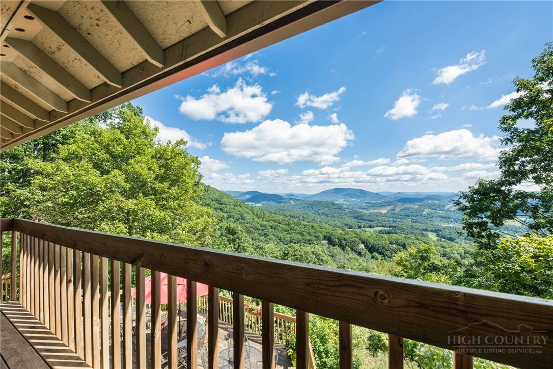 Image number 3 for the current listing