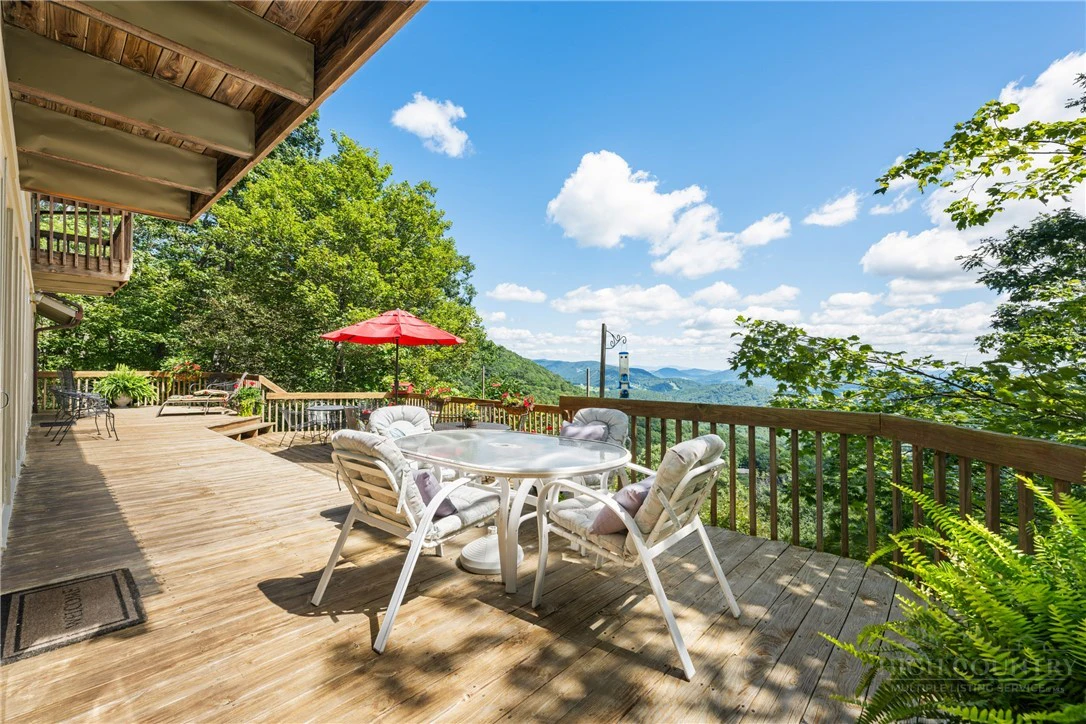 Image number 4 for the current listing