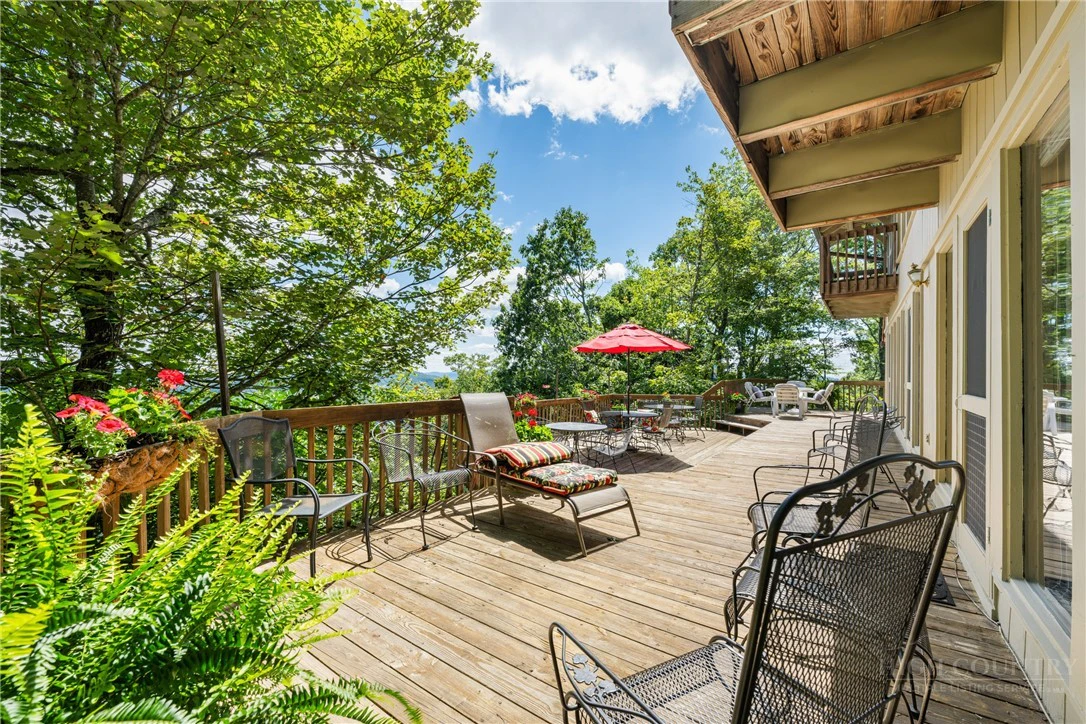 Image number 5 for the current listing