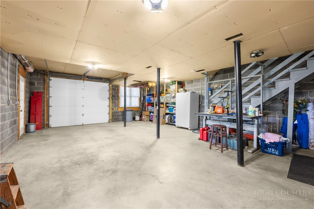 Image number 12 for the current listing