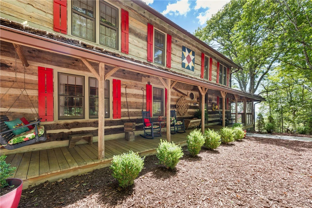 Image number 15 for the current listing