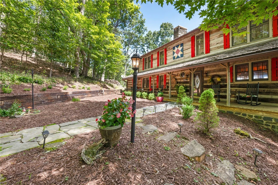 Image number 17 for the current listing