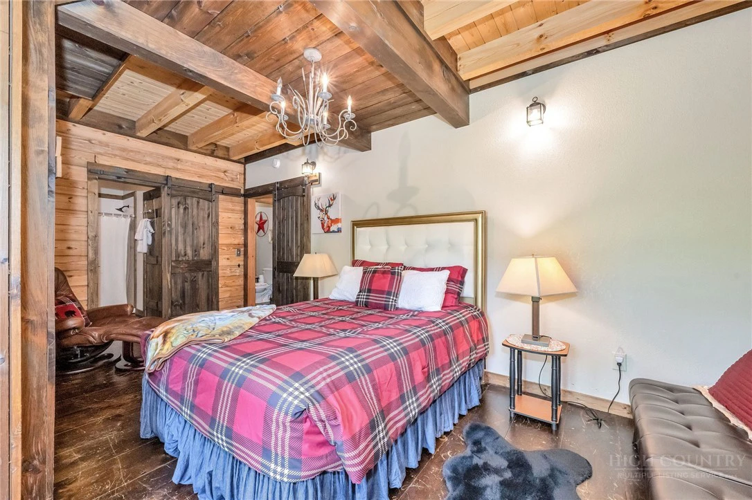 Image number 3 for the current listing