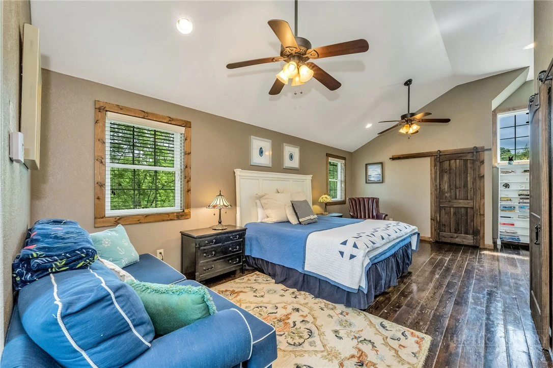 Image number 6 for the current listing