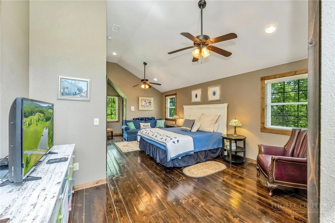 Image number 7 for the current listing