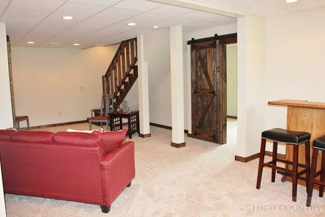 Image number 2 for the current listing