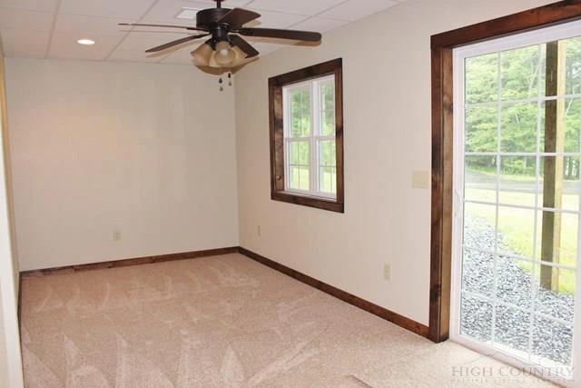 Image number 15 for the current listing