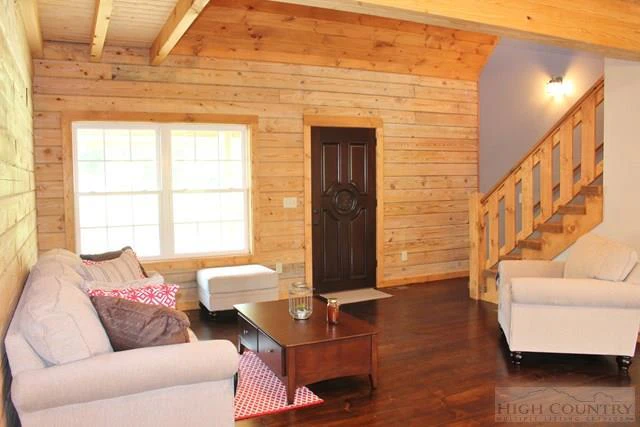 Image number 6 for the current listing