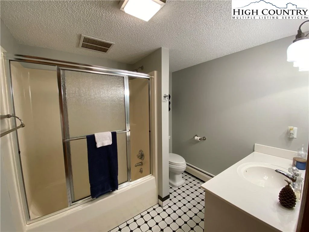 Image number 2 for the current listing