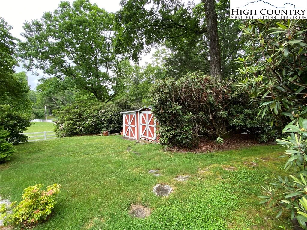 Image number 18 for the current listing