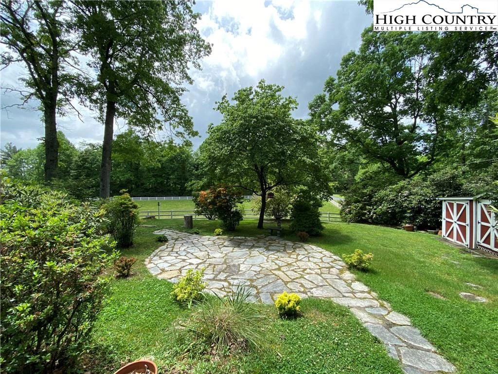 Image number 29 for the current listing