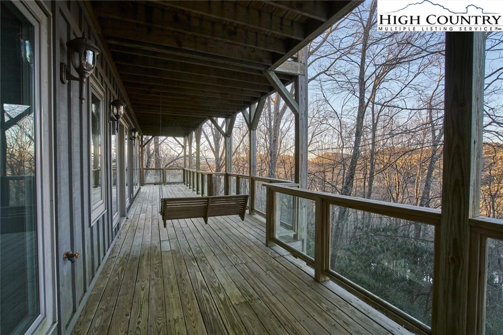 Image number 15 for the current listing
