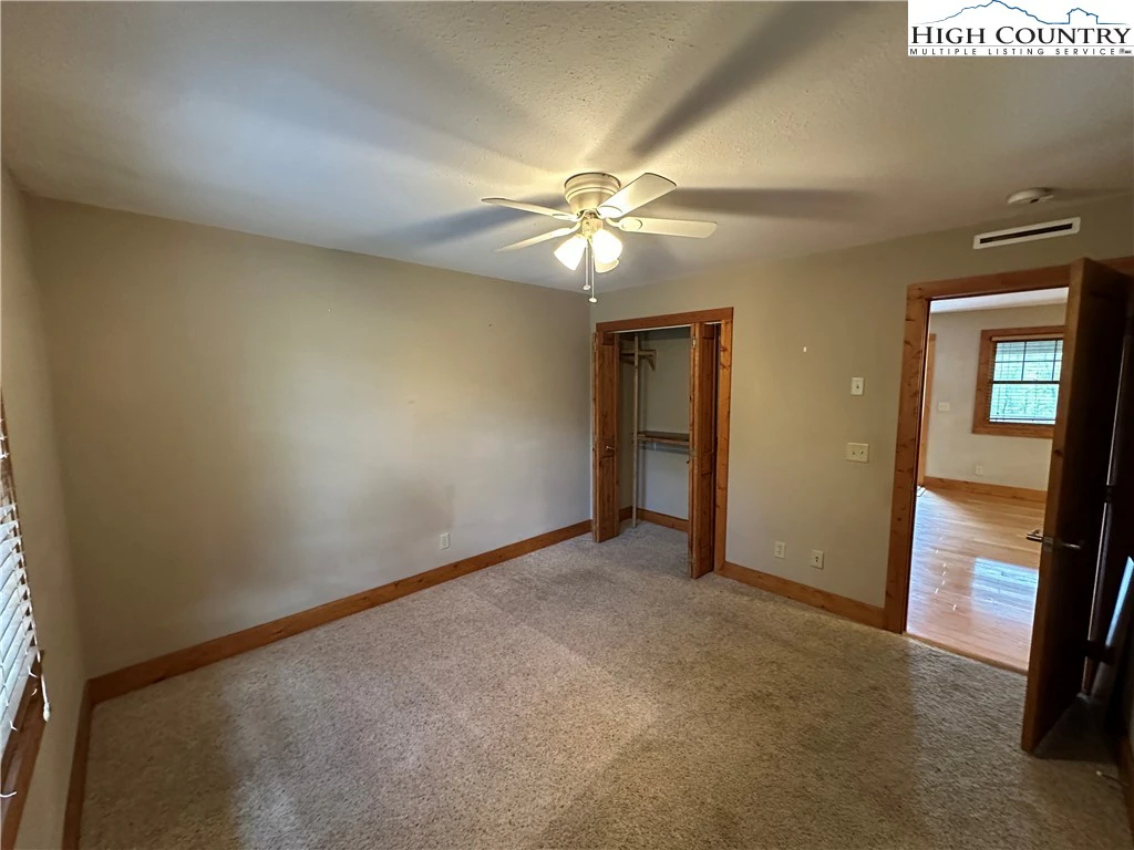 Image number 8 for the current listing